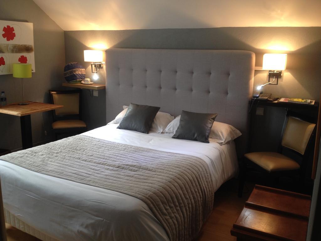Hotel Auberge La Pomme De Pin Senonches Zewnętrze zdjęcie