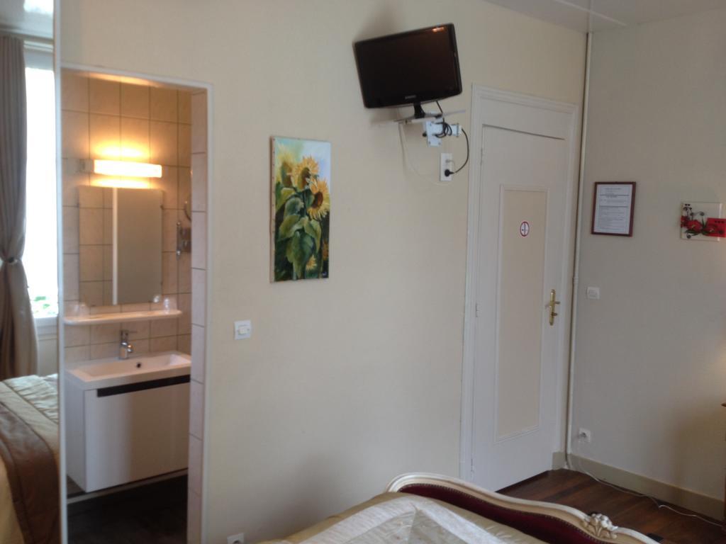 Hotel Auberge La Pomme De Pin Senonches Zewnętrze zdjęcie