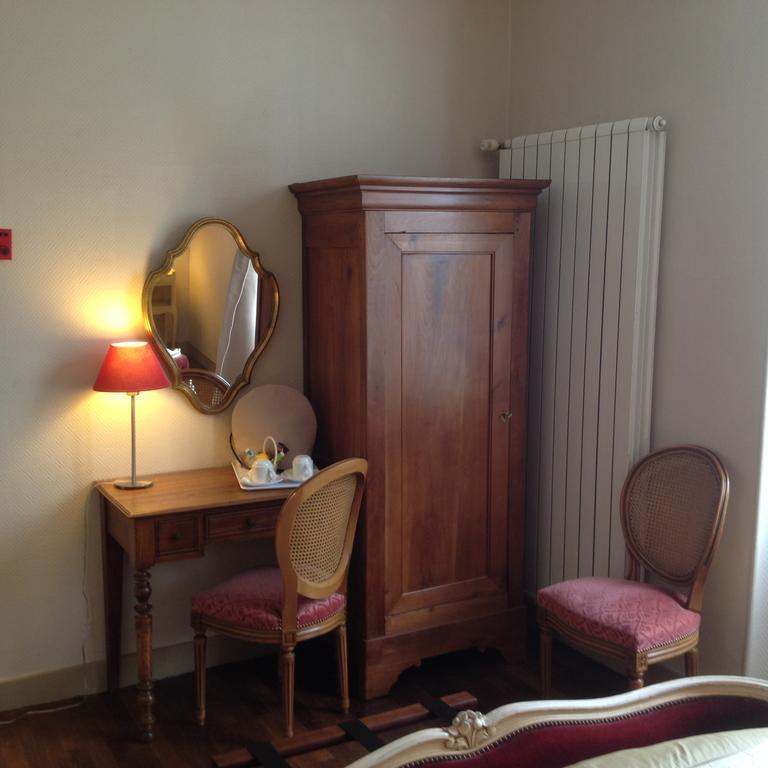Hotel Auberge La Pomme De Pin Senonches Zewnętrze zdjęcie