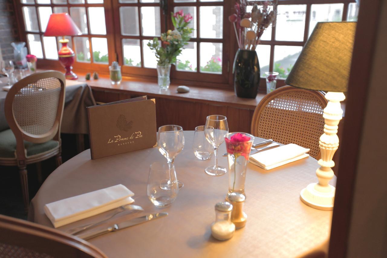 Hotel Auberge La Pomme De Pin Senonches Zewnętrze zdjęcie